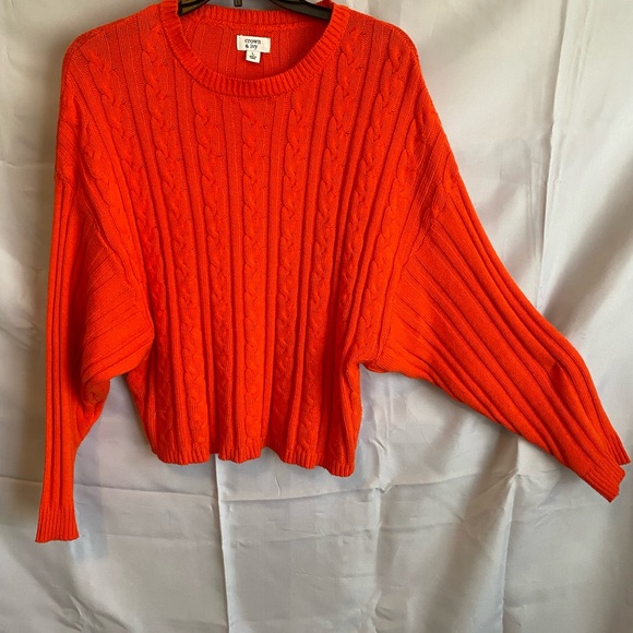 Sweater size large - Picture 1 of 8